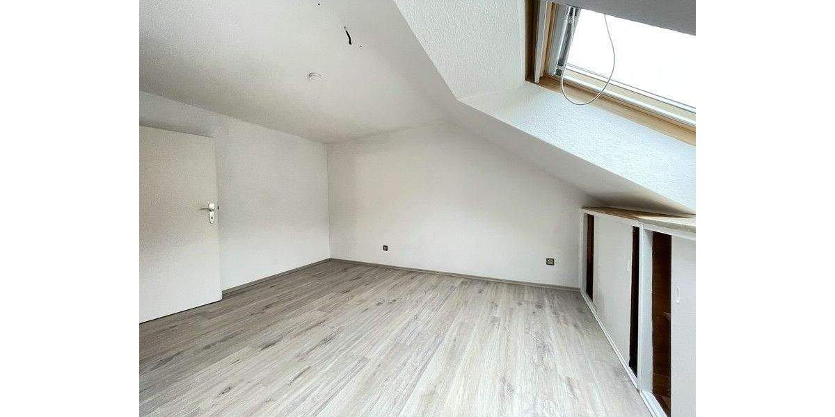 Mehrfamilienhaus, Wohnhaus Nürnberg Falkenheim - 7 Zimmer, 136 m&sup2;, 538.000&euro; | Angebot:23465019