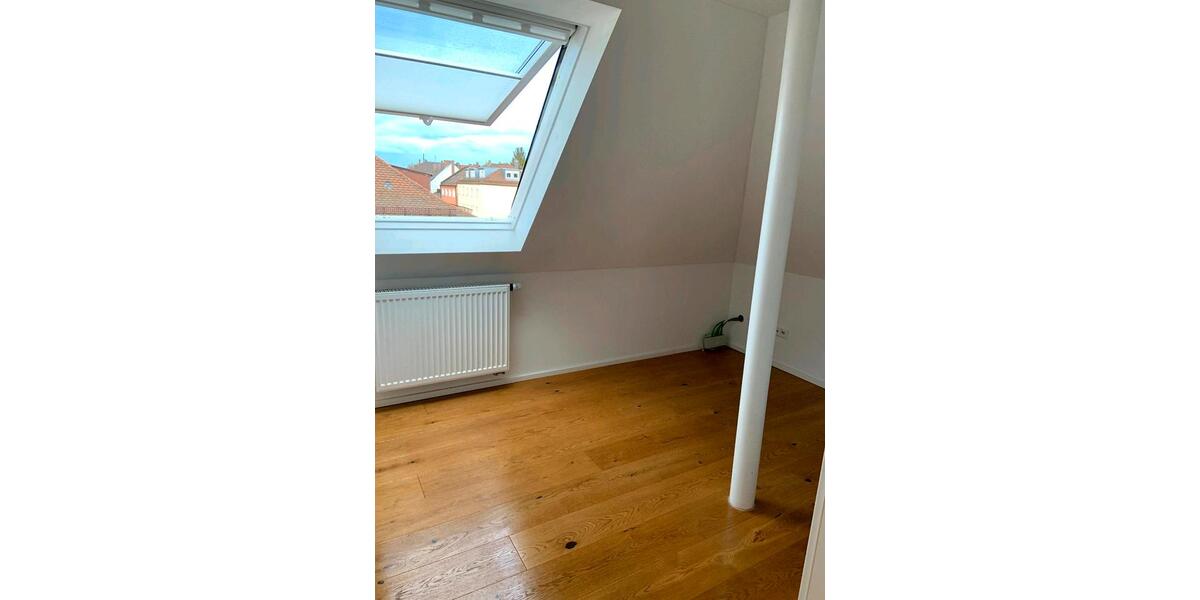 Dachgeschoßwohnung Nürnberg Rabus - 3.5 Zimmer, 103 m&sup2;, 1.500&euro; | Angebot:27582192
