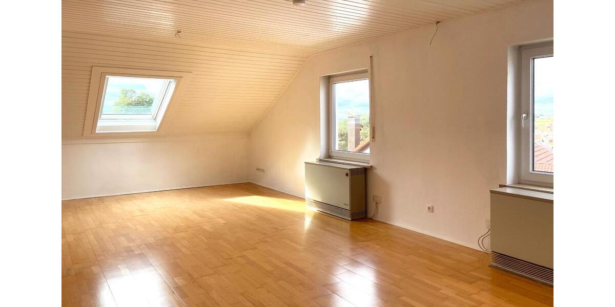 Dachgeschoßwohnung Röttenbach - 3 Zimmer, 95 m&sup2;, 690&euro; | Angebot:26208339