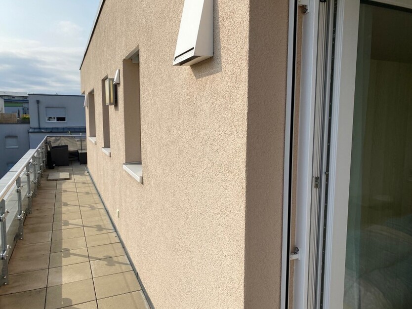 moderne 2 Zi PenthouseWohnung Nähe Siemens Campus