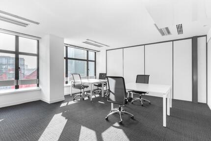 Privater Büroraum für 3 Person in Regus Nürnberg Airport zimmer