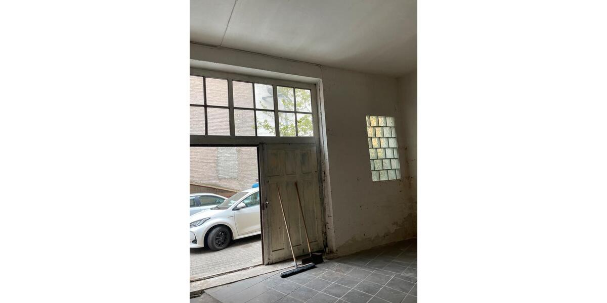 Etagenwohnung Nürnberg Sankt Leonhard - 8 Zimmer, 200 m&sup2;, 300.000&euro; | Angebot:27007176