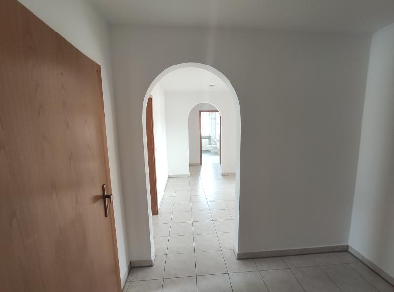 3 Zi. Wohnung (Nr. 6) im DG (2. OG) mit Balkon und Garage 3 zimmer