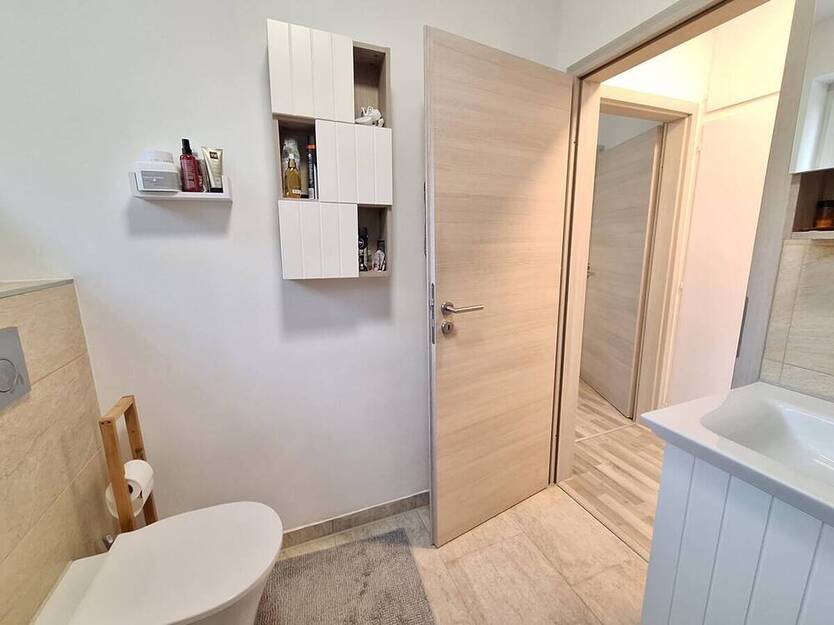 Renovierte 3-Zimmer Wohnung im Hochparterre mit Balkon und Einzelgarage