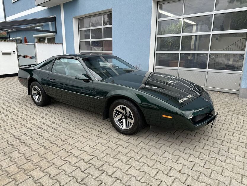 Pontiac Firebird 11.917 km 23.500 € Allersberg 90584