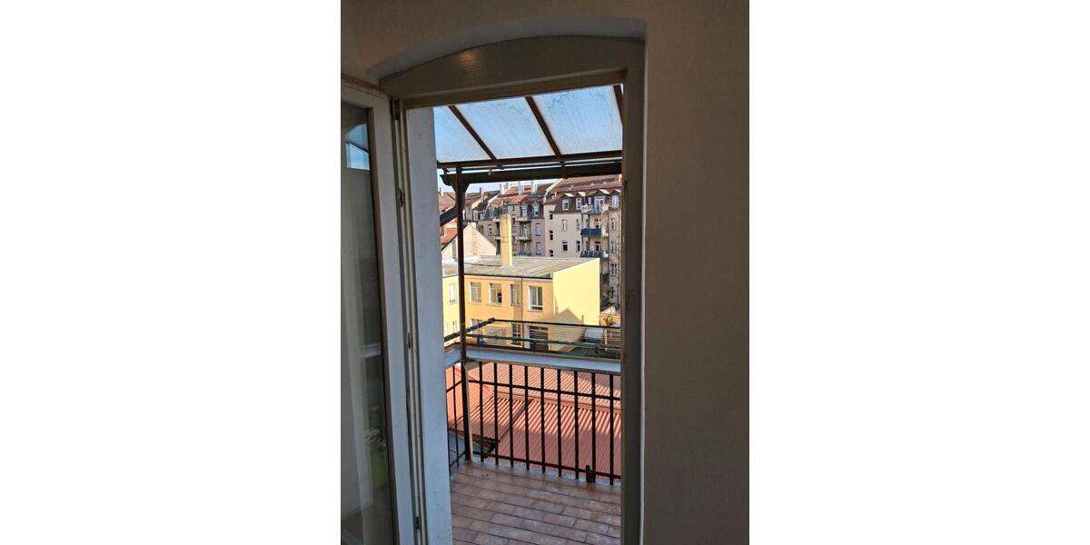 Zentrale, kernsanierte 4 Zimmer-Wohnung -Erstbezug 4 zimmer