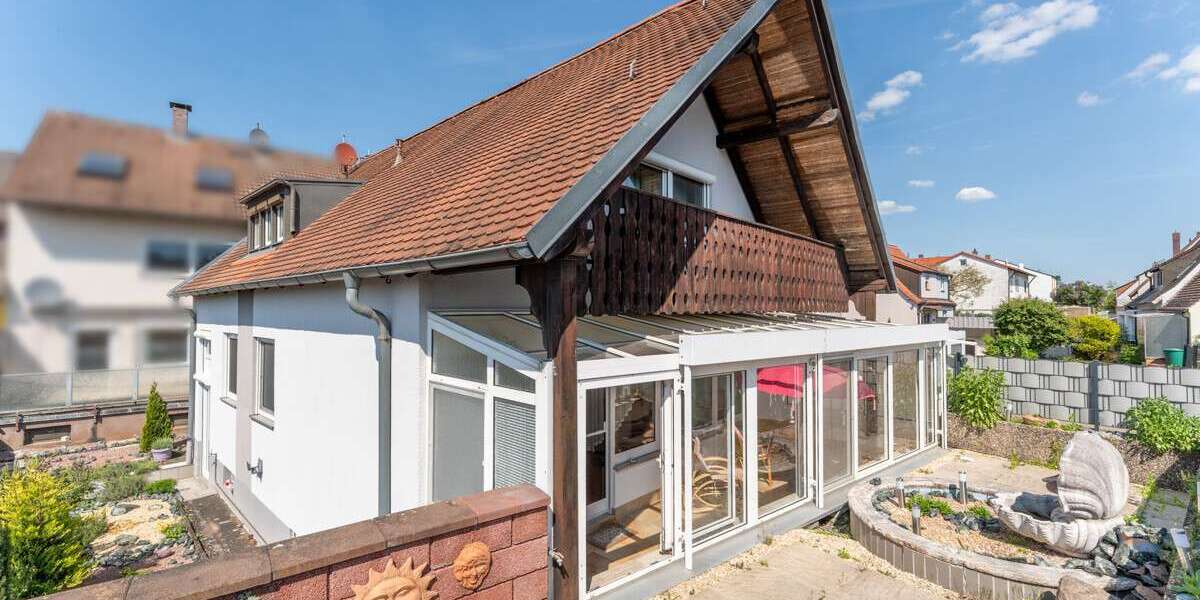 Haus zum Kaufen in Zirndorf 469.000 € 136 m² 5 zimmer