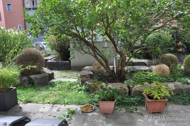 Erdgeschoß, 3 Zimmer, traumhafte Terrasse inklusive.