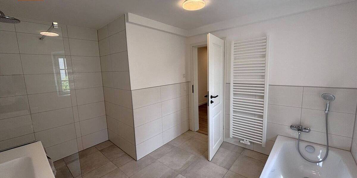 Einfamilienhaus Engelthal - 7 Zimmer, 216 m&sup2;, 1.990&euro; | Angebot:26694551