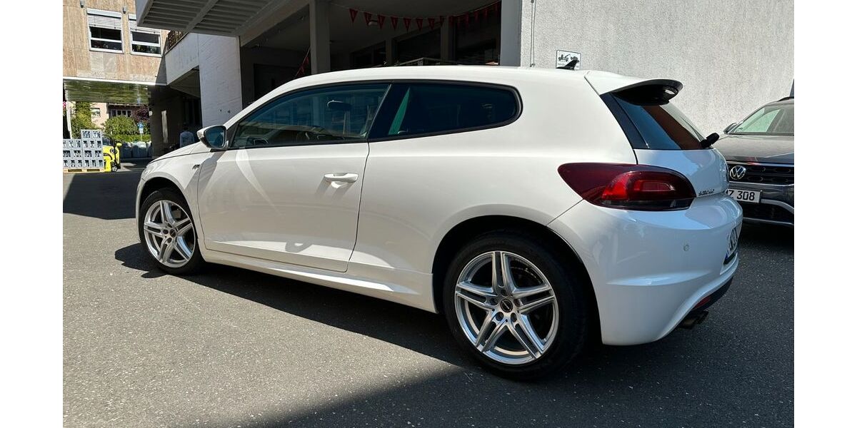 VW Scirocco 139.000 km 8.900 € Fürth 90765