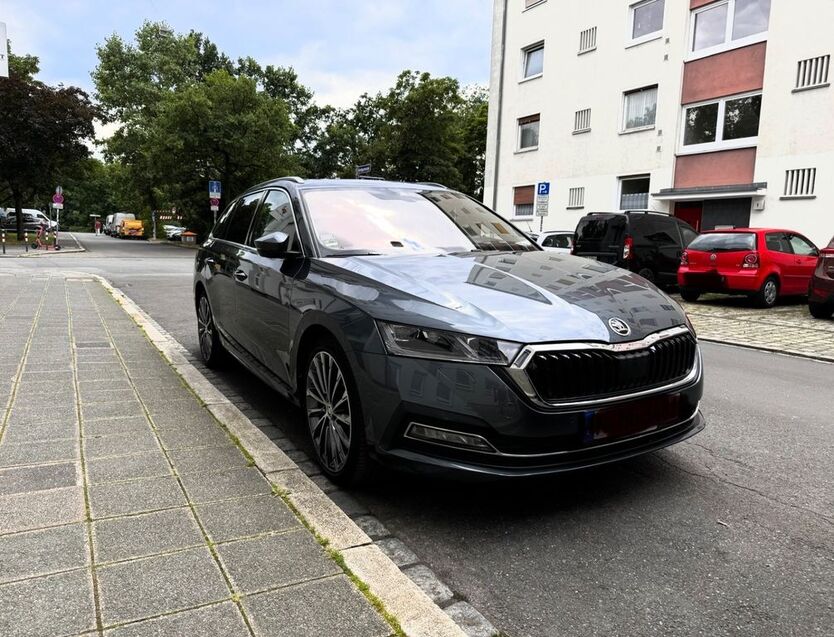 Skoda Octavia 82.000 km 22.900 € Nürnberg 90419