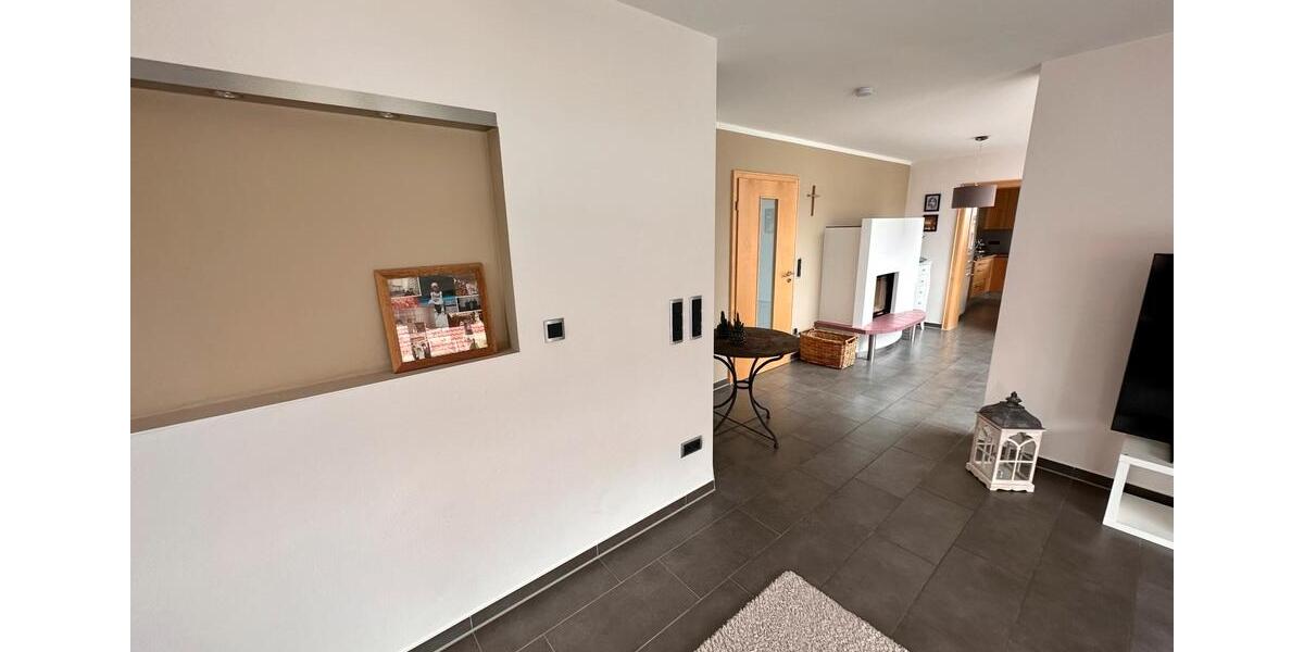 Einfamilienhaus Berg bei Neumarkt in der Oberpfalz - 7 Zimmer, 199 m&sup2;, 2.500&euro; | Angebot:27614304