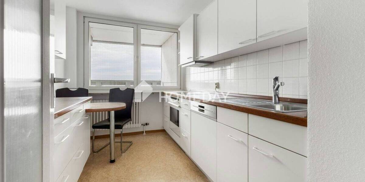 Renovierungsbedürftige 3-Zimmer-Wohnung mit zwei Loggien und optionalem Tiefgaragenstellplatz 3 zimmer