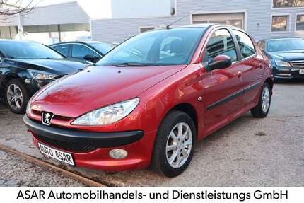 Peugeot 206 124.000 km 1.380 &euro; Fuerth 90763