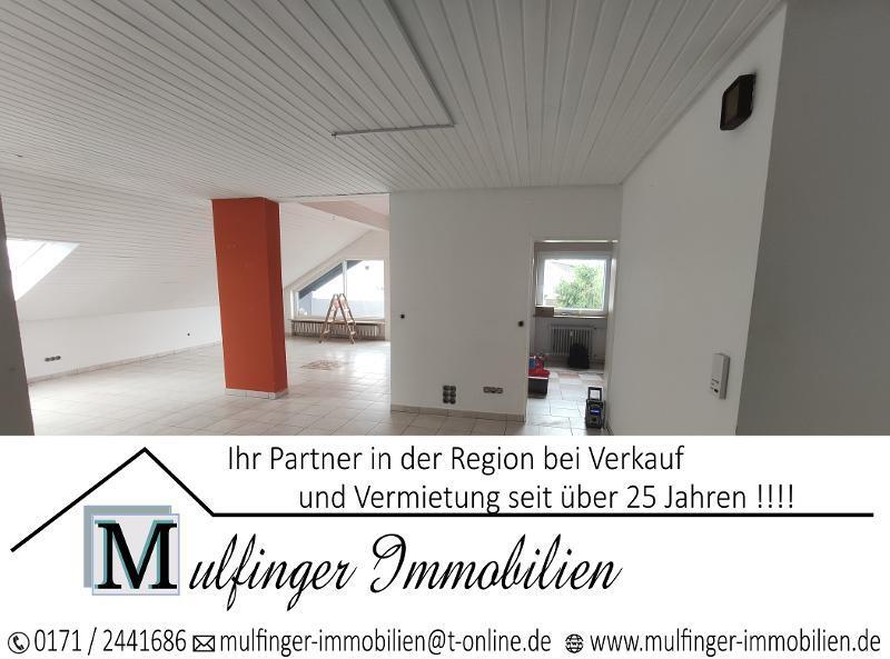 3- Zi. DG Wohnung mit 2 Balkonen und Garage 3 zimmer