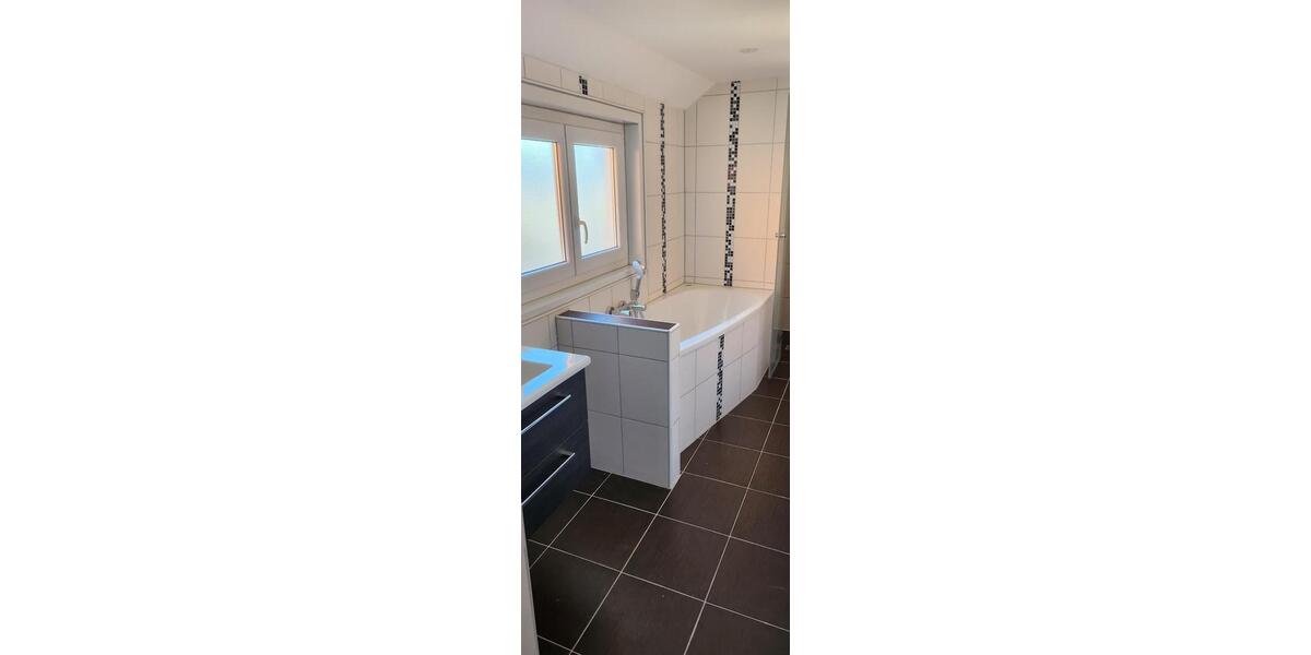 Etagenwohnung Erlangen Bruck - 6 Zimmer, 135 m&sup2;, 1.400&euro; | Angebot:26367295