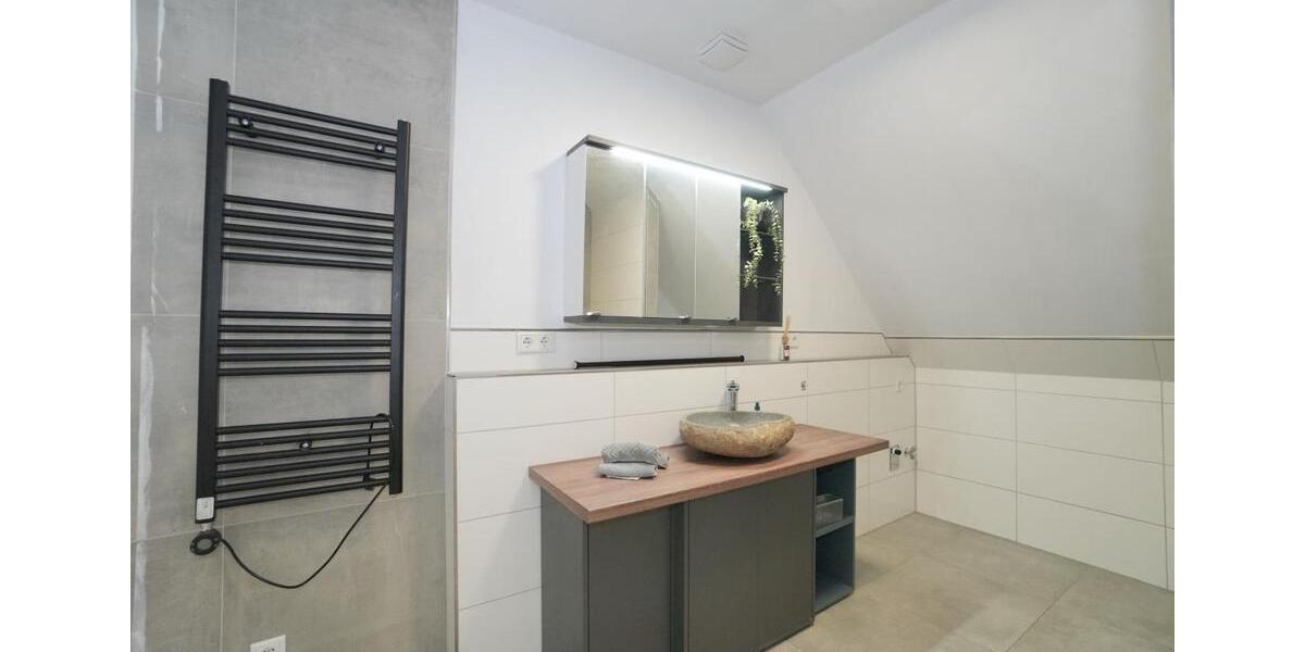 Dachgeschoßwohnung Nürnberg Gleißhammer - 2 Zimmer, 80 m&sup2;, 1.300&euro; | Angebot:26131707