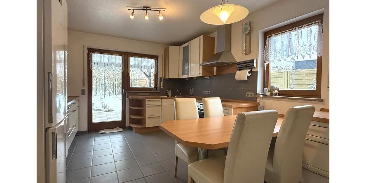 Einfamilienhaus Nürnberg Holzheim - 6 Zimmer, 200 m&sup2;, 2.100&euro; | Angebot:25414509