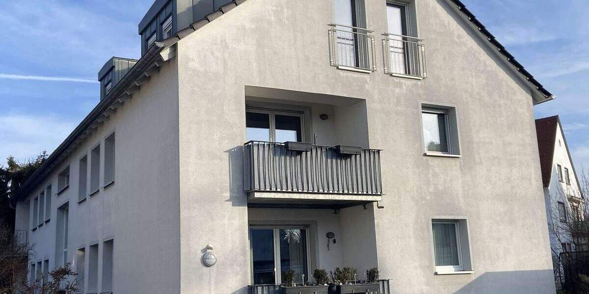 Gemütliche Dachgeschosswohnung mit französischem Balkon 2 zimmer