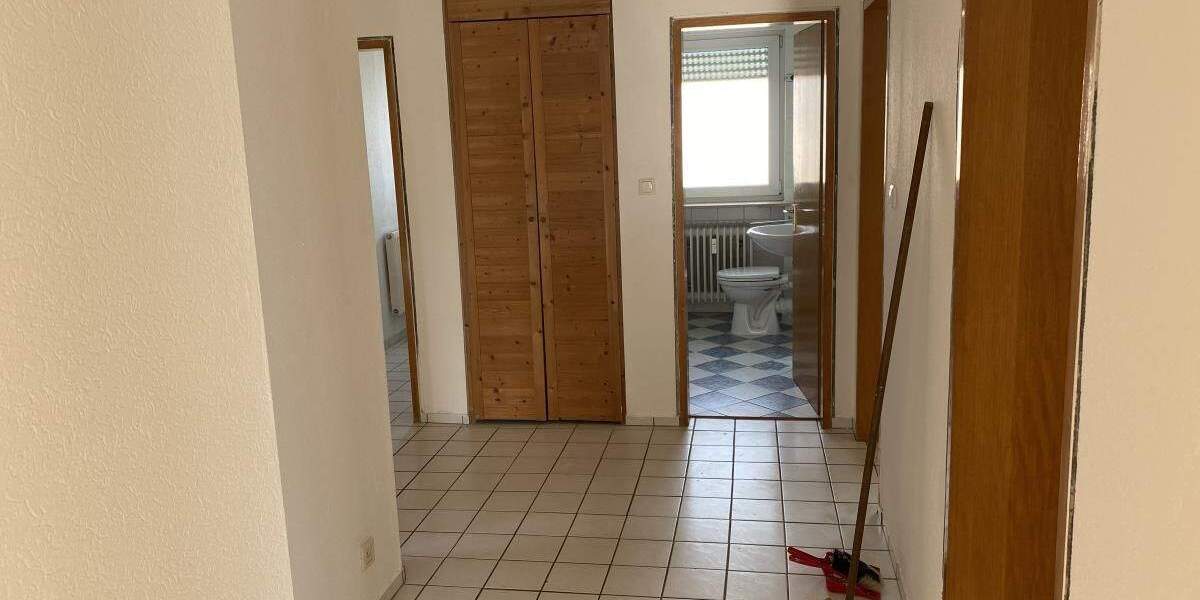 Etagenwohnung Baiersdorf Igelsdorf - 3 Zimmer, 100 m&sup2;, 690&euro; | Angebot:23824400