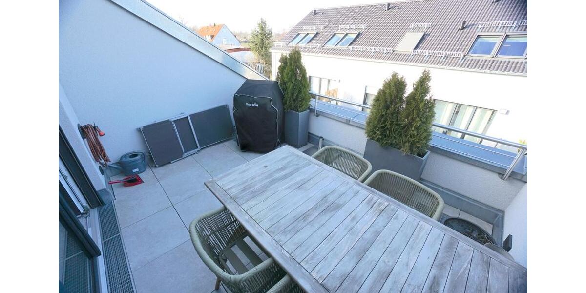 Herrliche 3-Zimmer-Whg., Aufzug, Tiefgarage, hochwertige Ausstattung, Küche, wunderschöne Dachloggia 3 zimmer