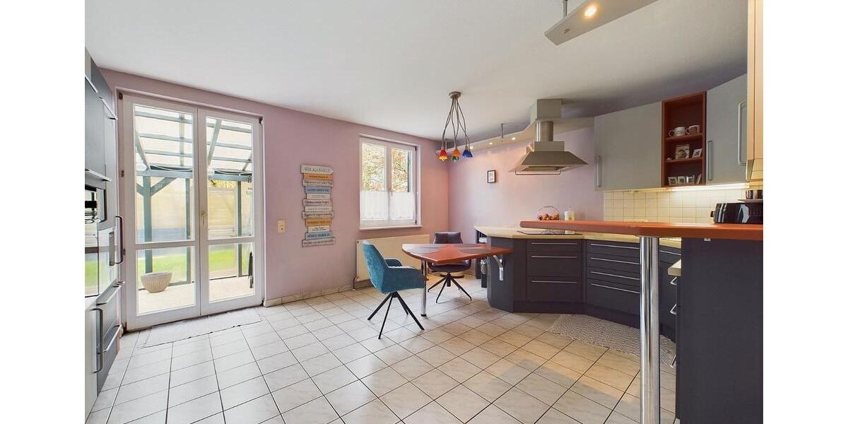 DHH mit Garten in der „Blauen Lagune“ – im Herzen von Oberasbach 5 zimmer