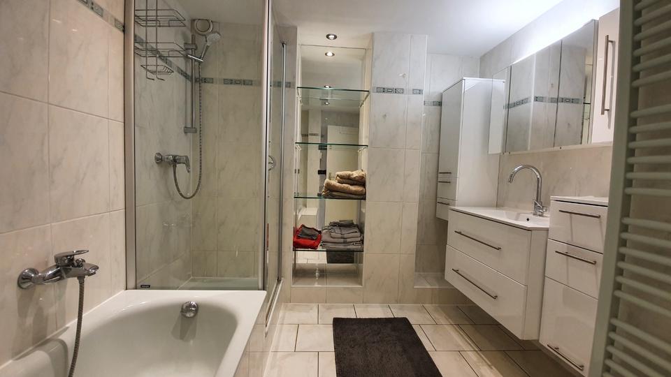 Traumhafte 4 Zimmerwohnung im 14. OG mit Blick über Wöhrder See 4 zimmer