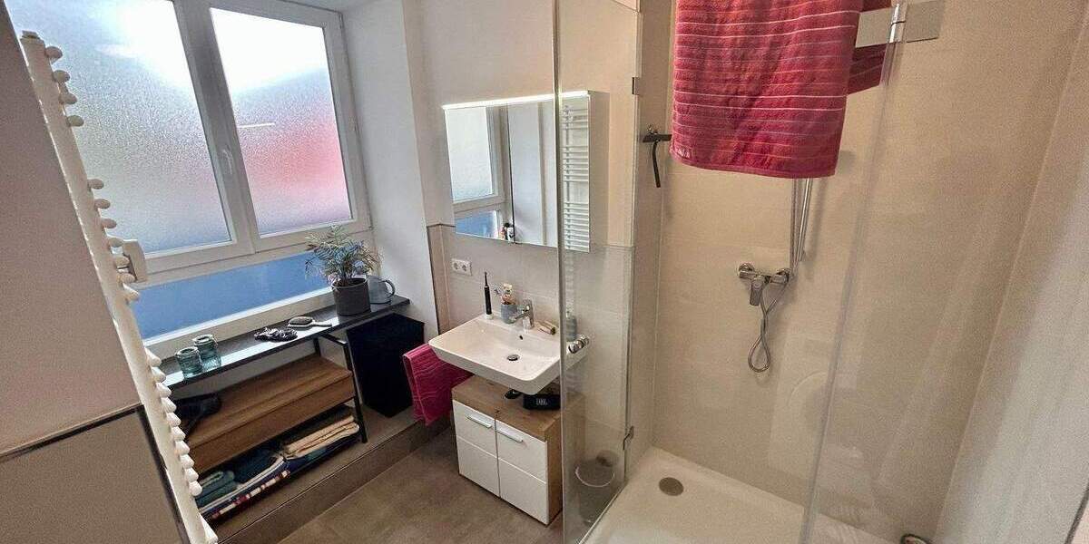 Etagenwohnung Nürnberg Steinbühl - 2 Zimmer, 65 m&sup2;, 1.000&euro; | Angebot:26359112