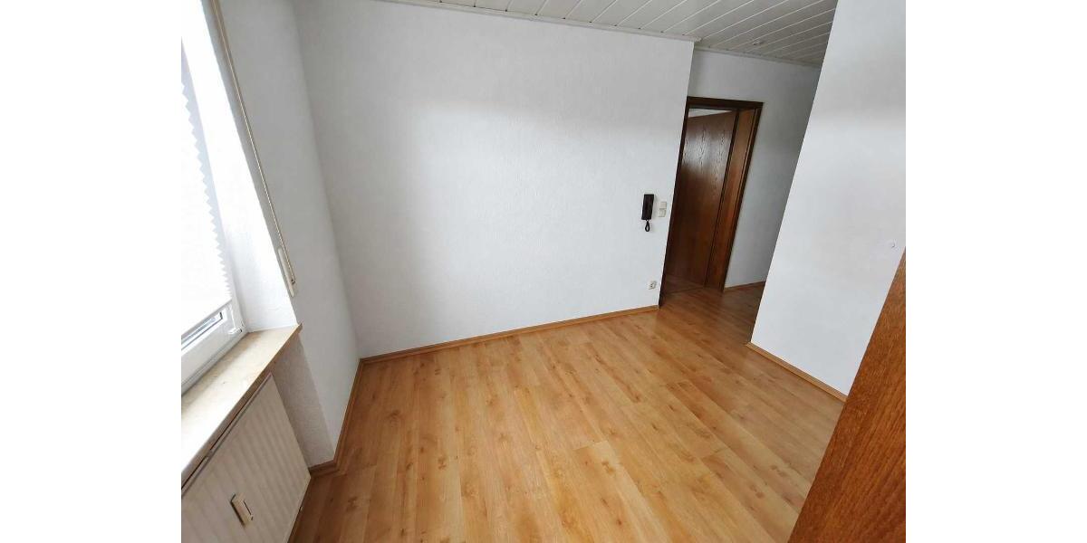 3 Zi. Wohnung im EG mit Terrasse, Gartenmitbenutzung und Garage - Etagenwohnung Hessdorf | Angebot:27314099