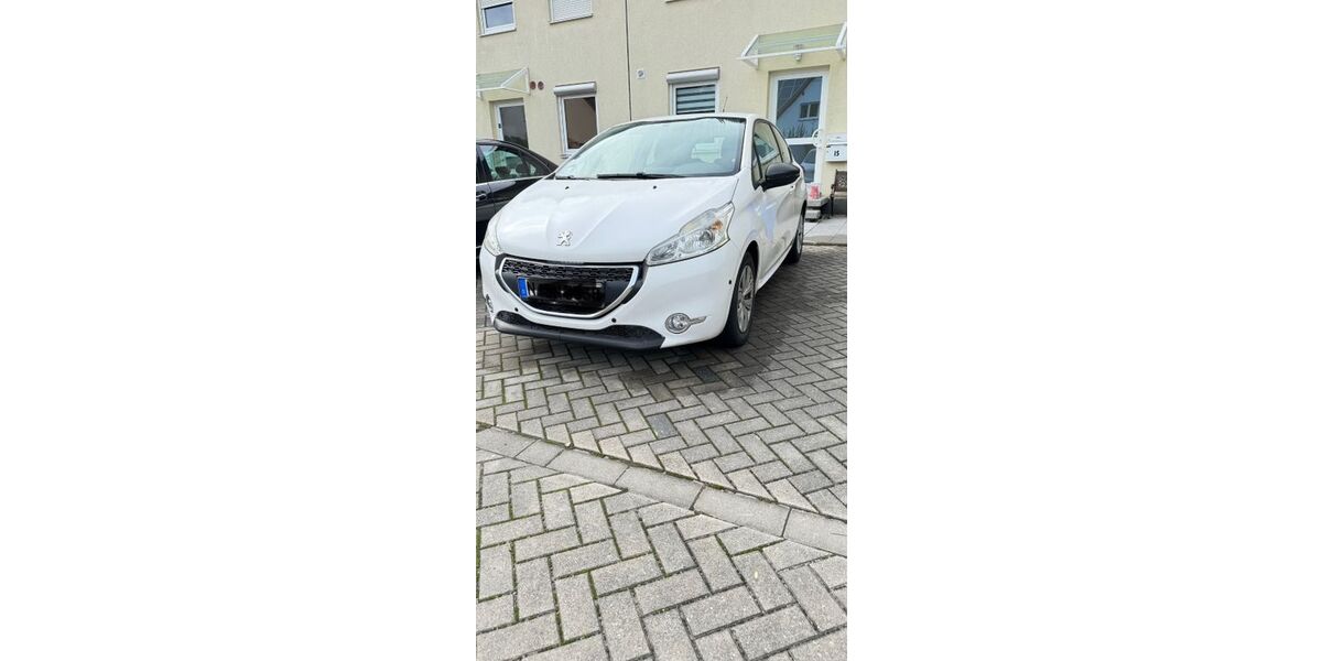 Peugeot 208 38.250 km 7.050 &euro; Nürnberg 90482