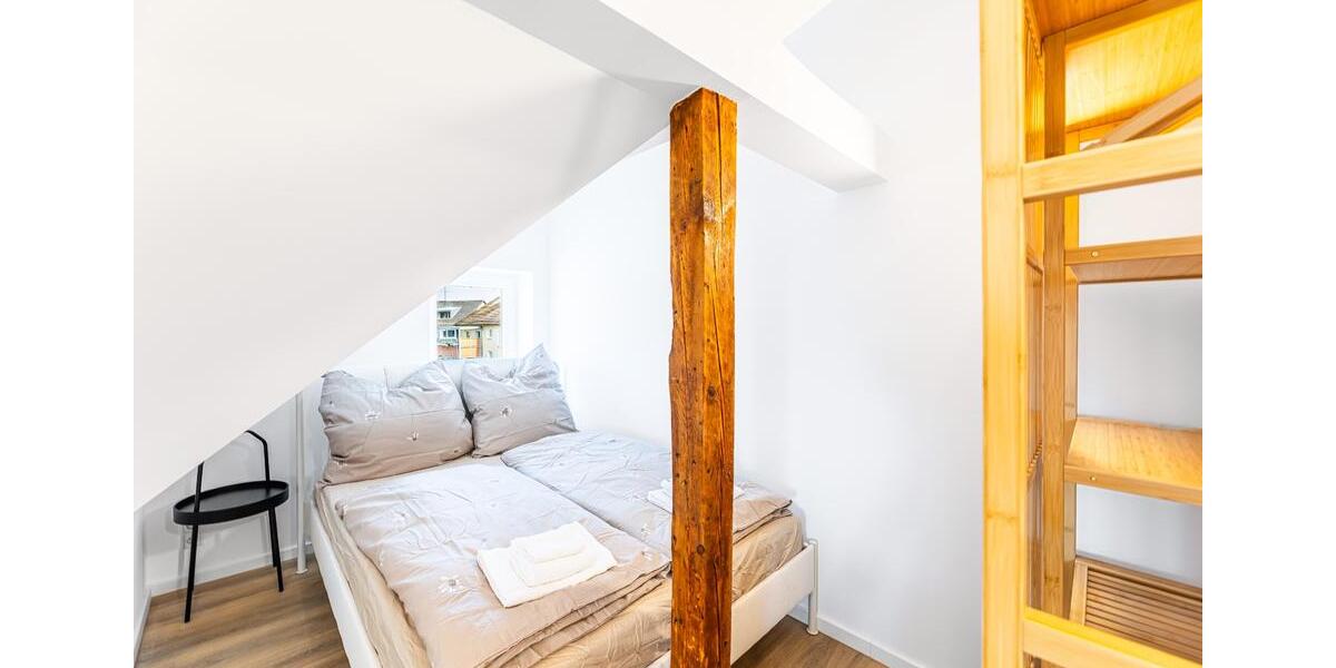 Dachgeschoßwohnung Nürnberg Erlenstegen - 1 Zimmer, 33 m&sup2;, 740&euro; | Angebot:25750344