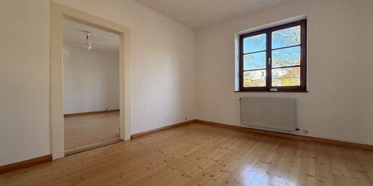 Etagenwohnung Erlangen Innenstadt - 4 Zimmer, 94 m&sup2;, 1.350&euro; | Angebot:25670091