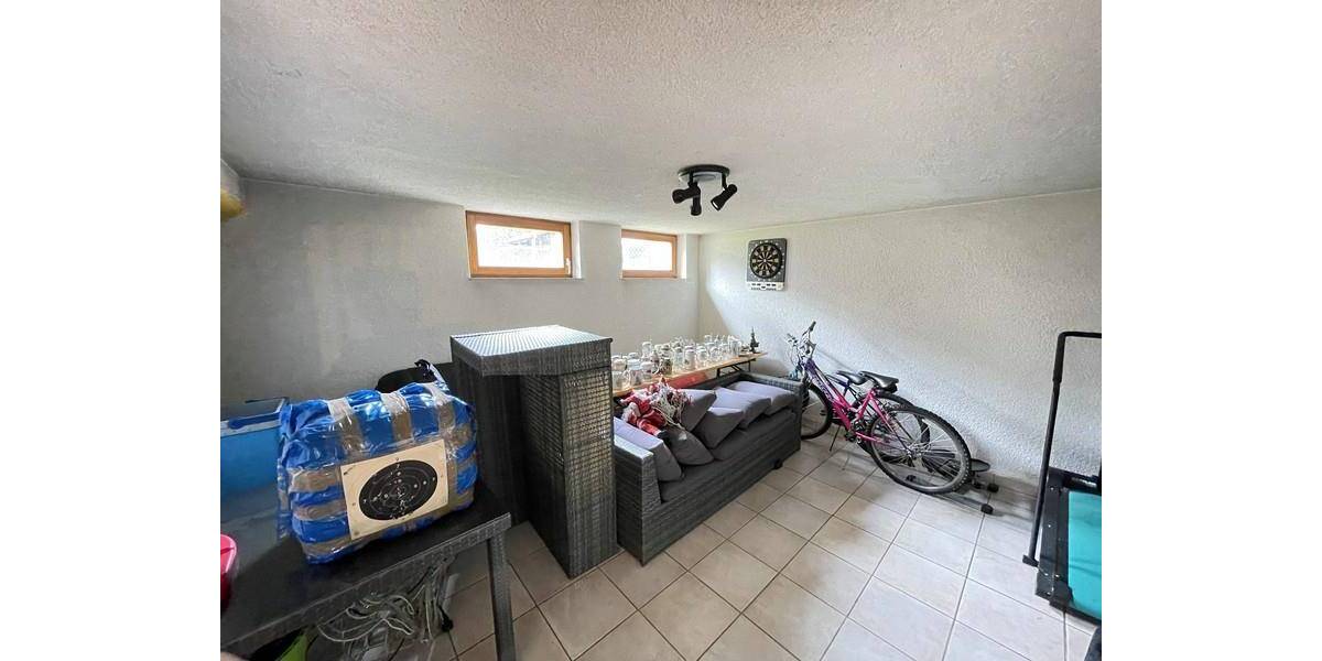 Ihr neues Zuhause? Reihenmittelhaus in Naturnähe auf einem Erbpacht-Grundstück in Fürth-Oberfürberg 5 zimmer