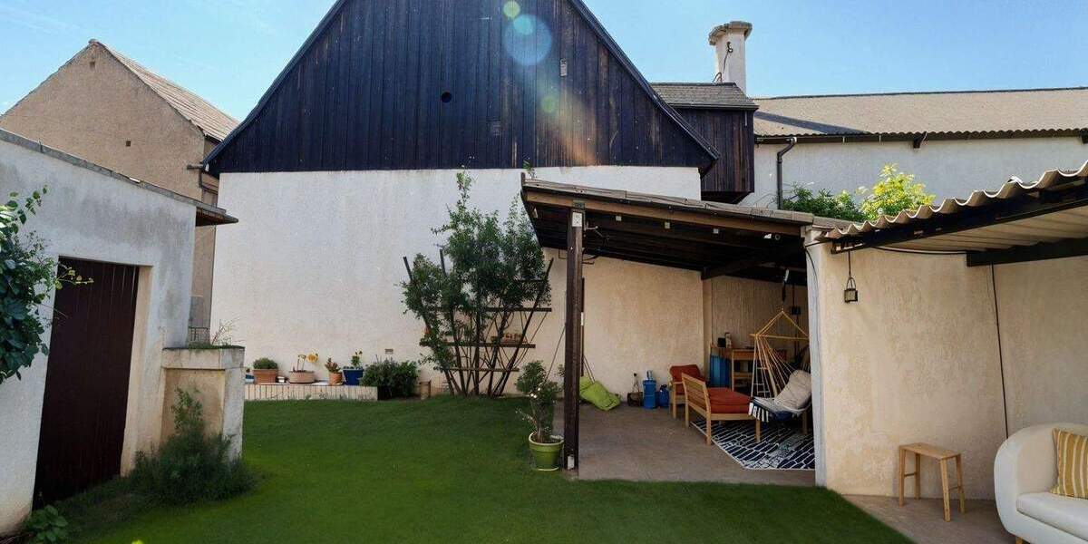 Charmantes Zweifamilien-Bauernhaus mit Scheune, Innenhof und Garten 9 zimmer