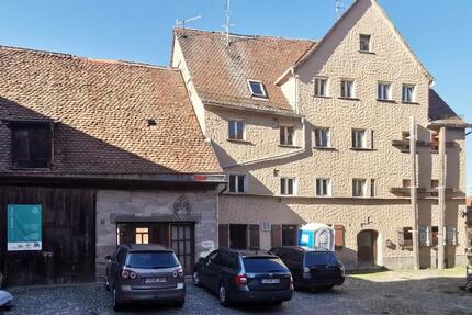MFH mit Nebengebäude in bester Lage der Fürther Altstadt, Denkmal zimmer
