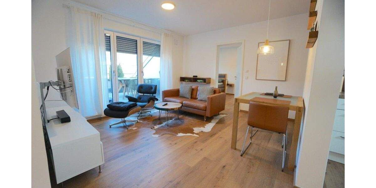 Herrliche 3-Zi.-DG-Wohnung | Aufzug | EBK | Tageslichtbad m. Dusche + Wanne | AR | 3 zimmer