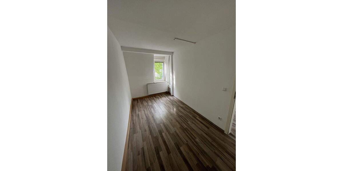 Etagenwohnung Zirndorf - 4 Zimmer, 100 m&sup2;, 270.000&euro; | Angebot:25760378