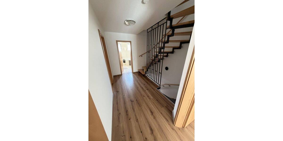 Reihenmittelhaus Feucht - 5 Zimmer, 165 m&sup2;, 2.300&euro; | Angebot:26778559