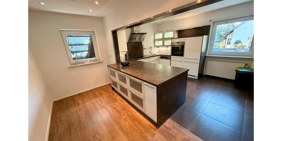 Einfamilienhaus Rückersdorf - 9 Zimmer, 332 m&sup2;, 1.350.000&euro; | Angebot:27195578
