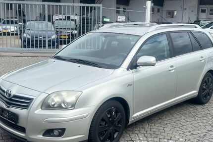 Toyota Avensis 234.556 km 1.699 &euro; Nürnberg 90439