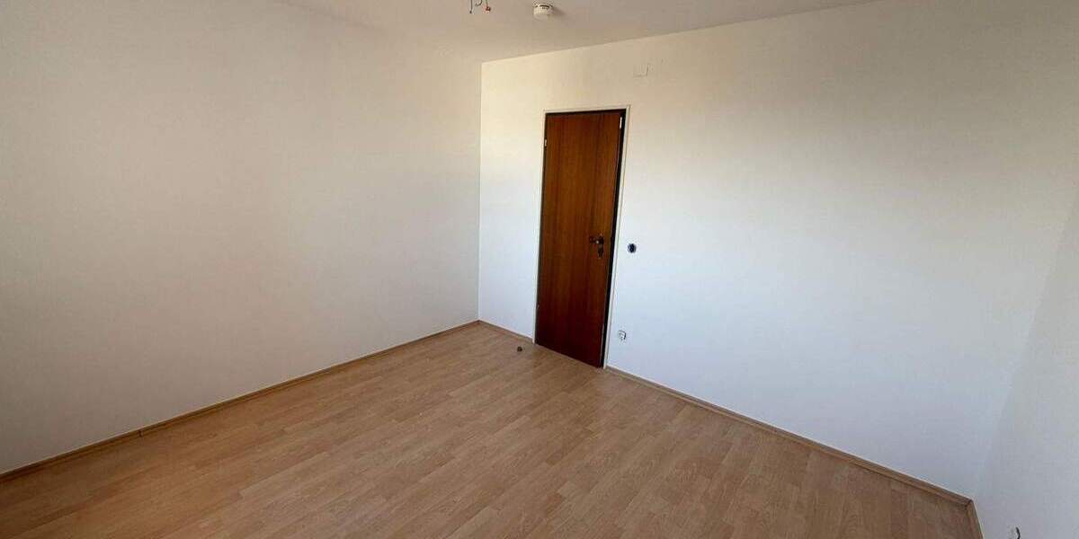 Etagenwohnung Nürnberg Langwasser - 3 Zimmer, 78 m&sup2;, 820&euro; | Angebot:25391356