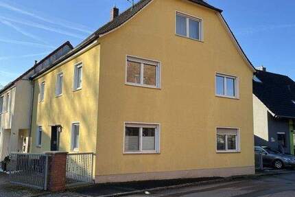 Haus im WEG-Eigentum - 2 Wohnungen - Mit Ausbaupotential - EG vermietet 6 zimmer