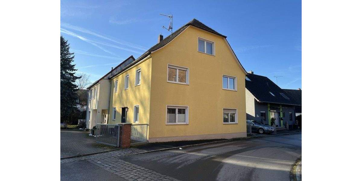 Haus im WEG-Eigentum - 2 Wohnungen - Mit Ausbaupotential - EG vermietet 6 zimmer