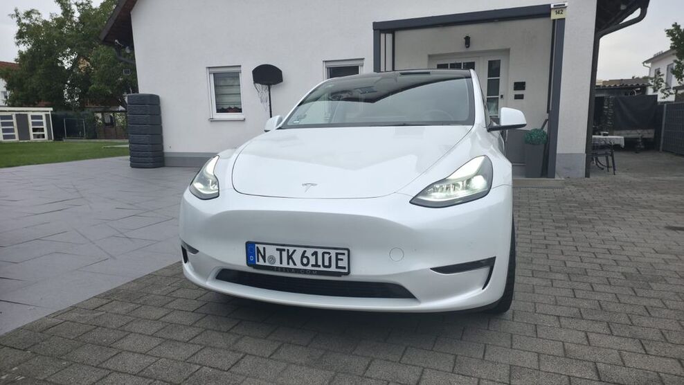 Tesla Model Y 99.000 km 35.990 € Nuernberg 90431