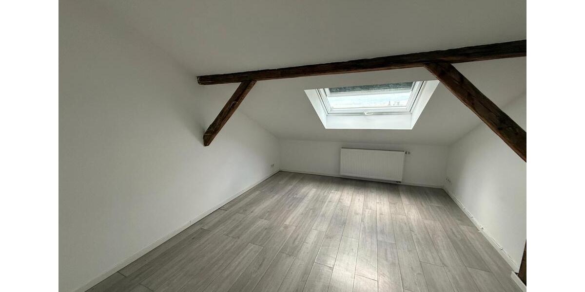 Dachgeschoßwohnung Nürnberg Eberhardshof - 4 Zimmer, 78 m&sup2;, 950&euro; | Angebot:27567895