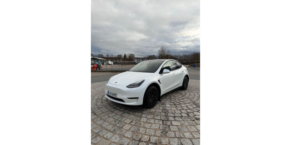Tesla Model Y 27.042 km 40.000 &euro; Nürnberg 90408