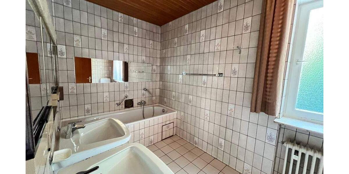 Grün + stadtnah! Nähe Rechenbergpark! Gepflegte DHH, idyllischer Garten, Ausbaupotential + Garage! 6 zimmer