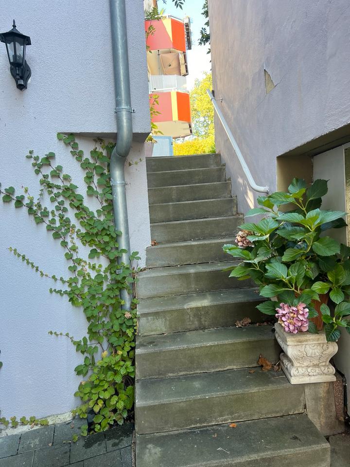 Provisionsfrei! Saniertes Einfamilienhaus +großem Garten & Garage