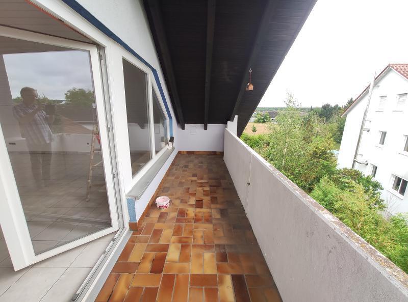 3- Zi. DG Wohnung mit 2 Balkonen und Garage 3 zimmer