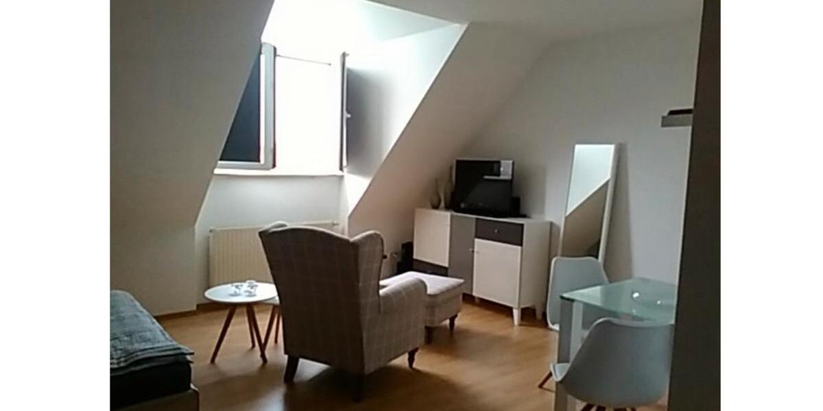 Dachgeschoßwohnung Fürth Südstadt - 1 Zimmer, 28 m&sup2;, 570&euro; | Angebot:25537245